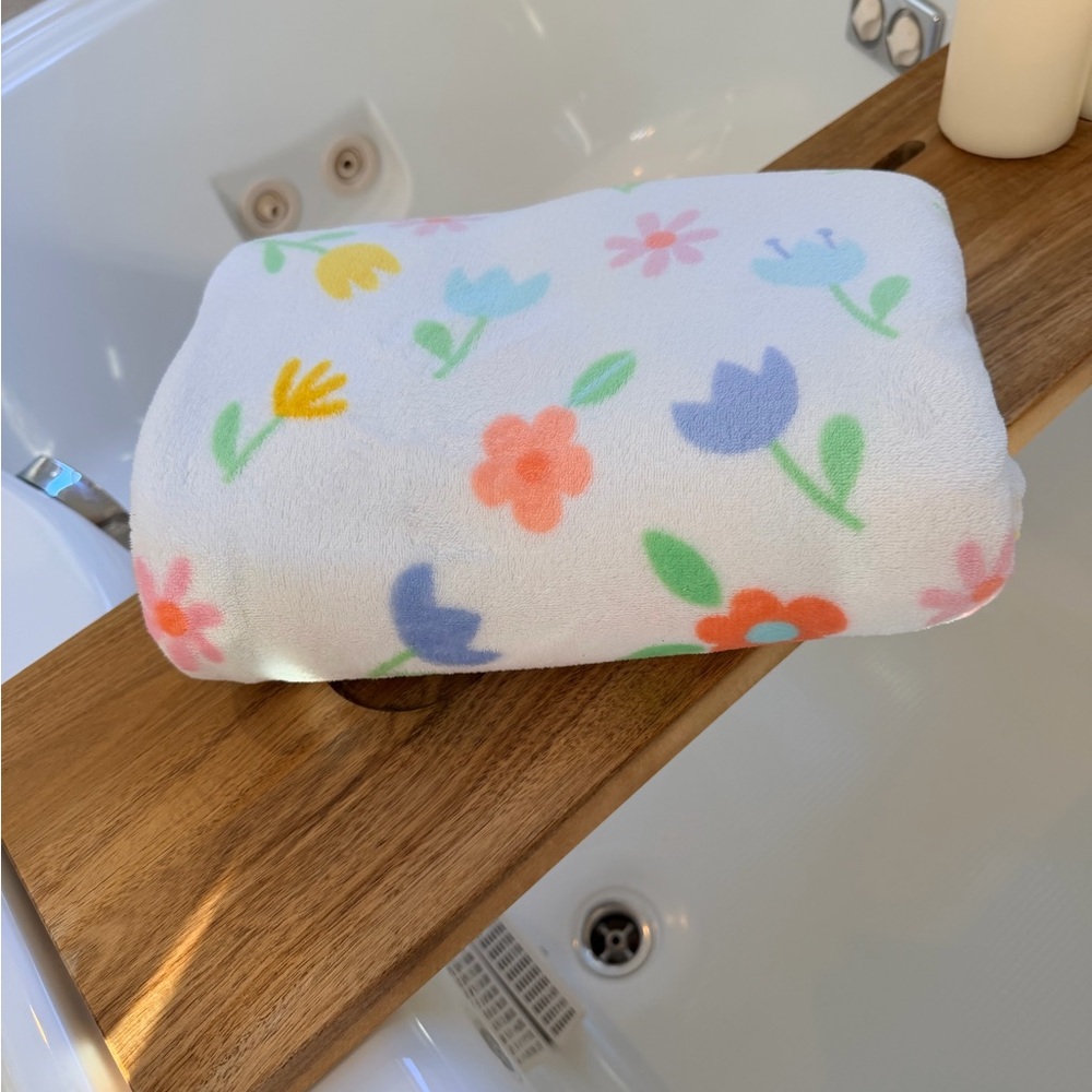 Spritz Floral Patterned Blanket 50”x60”
